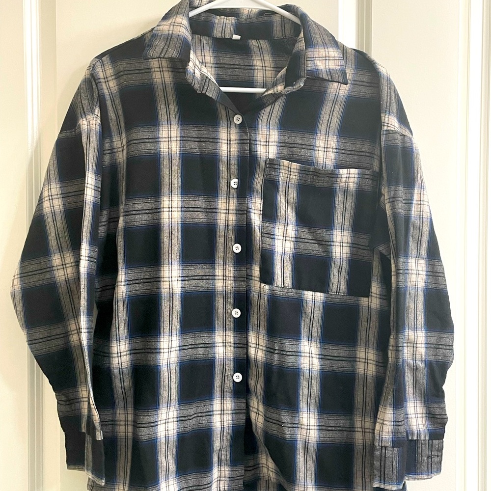 Women’s Plaid Button Up Shirt